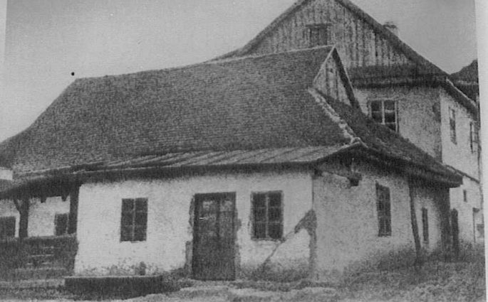 Exterior of the Baal Shem Tov’s synagogue in Medzhybizh, circa 1915