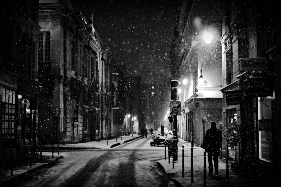 Snowing in Paris