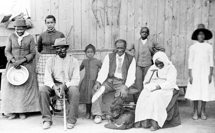 Harriet Tubman with rescued slaves