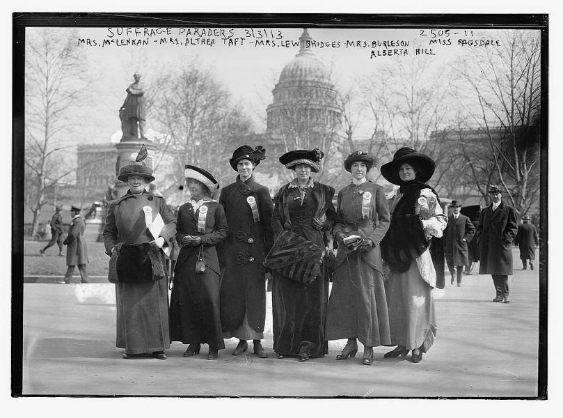 Suffrage paraders 1913