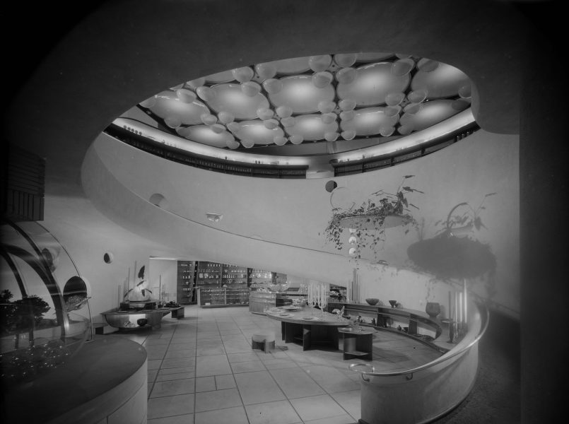 V.C. Morris shop, interior, 1949. Maynard L. Parker, photographer. Courtesy the Huntington Library, San Marino, California.